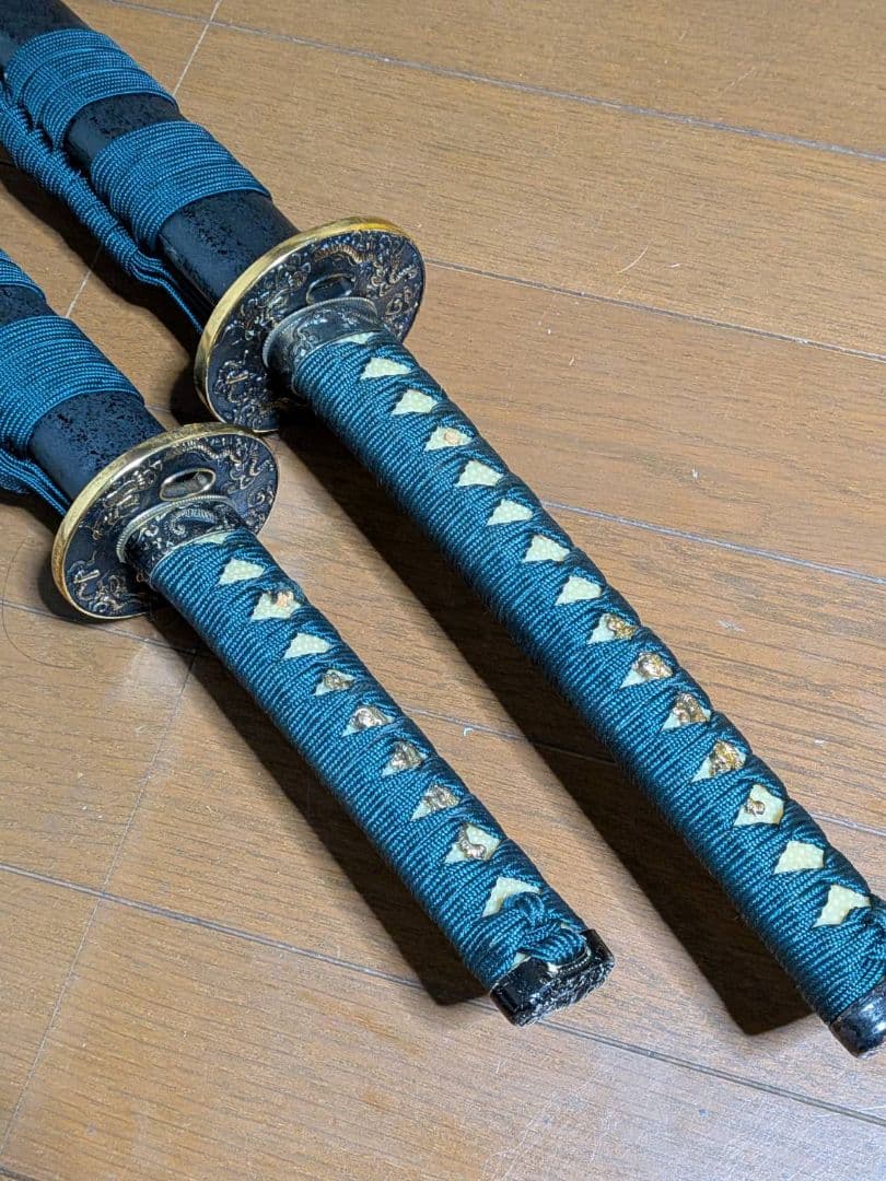 模造刀 大小2本セット 龍鍔 青糸 黒石目 全長104cm/71cm 美術刀