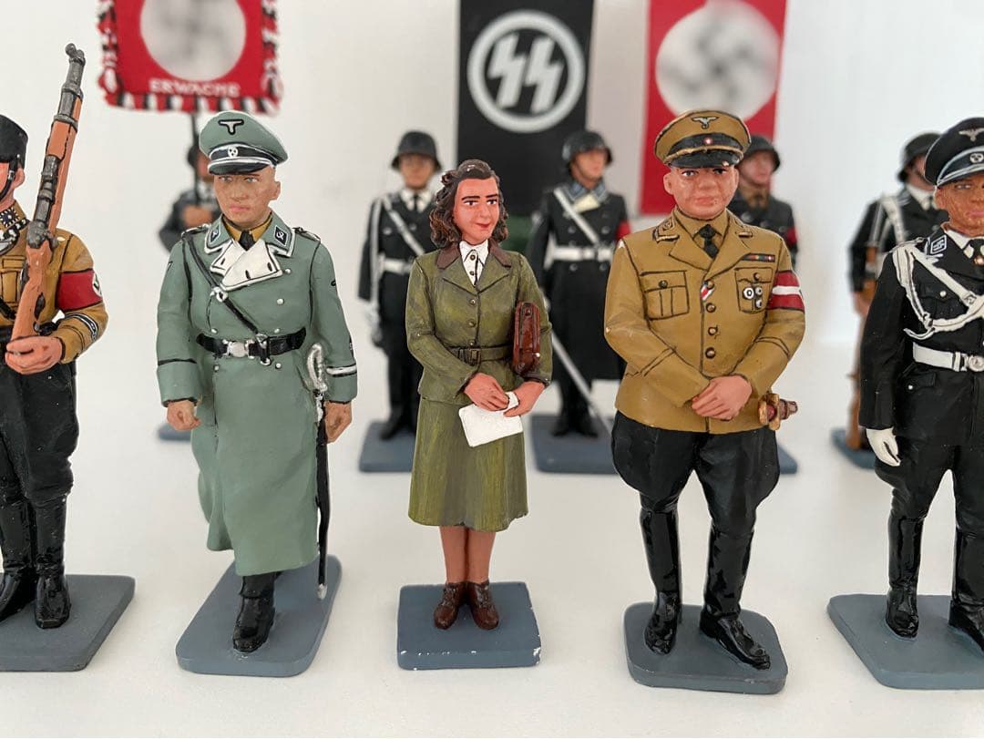 KING & COUNTRY'S メタル製フィギュアスケール1:30 17隊＋旗