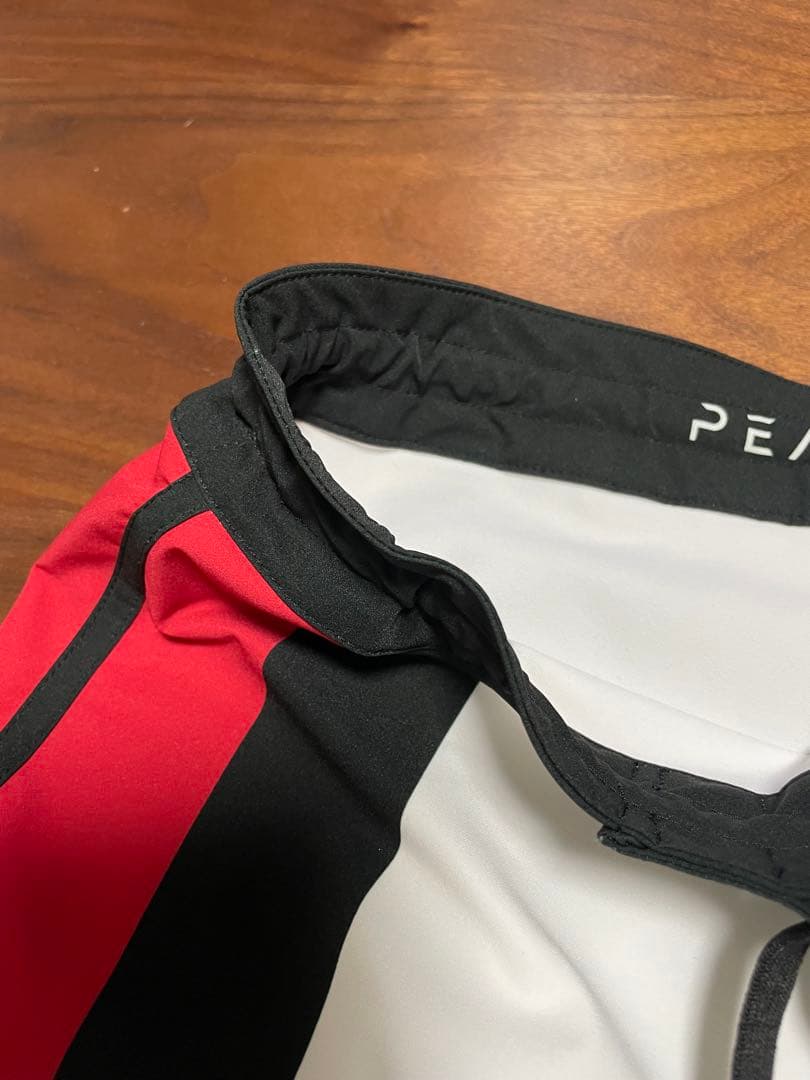 PEAQ スポーツ用水着 ホワイト/レッド/ブラック