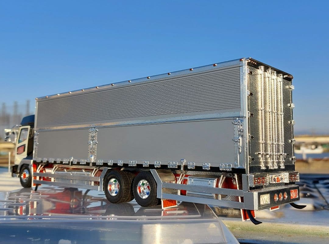 デコトラプラモデル アオシマ 1/32 スーパーグレート ウィング 造り