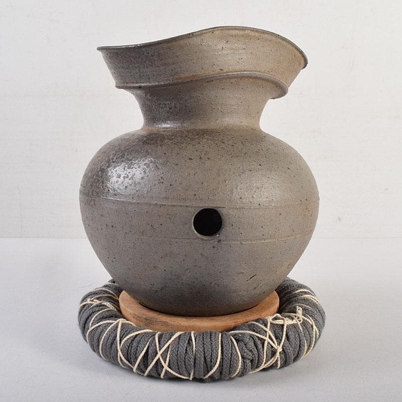 珠洲焼　有孔広口小壷　台座付　合わせ箱　C　R8830H