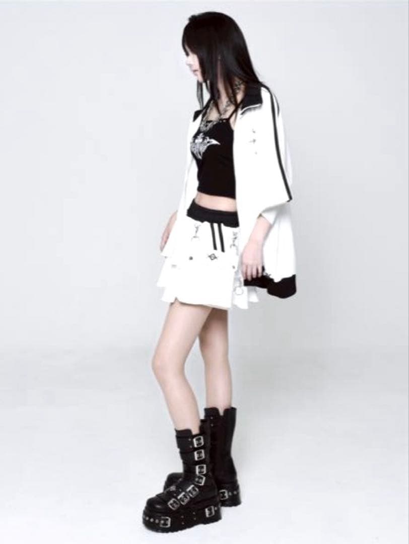 新品紙タグ無♡今期商品REFLEM/レフレム♡ポーチ付きジャージフリルスカート黒