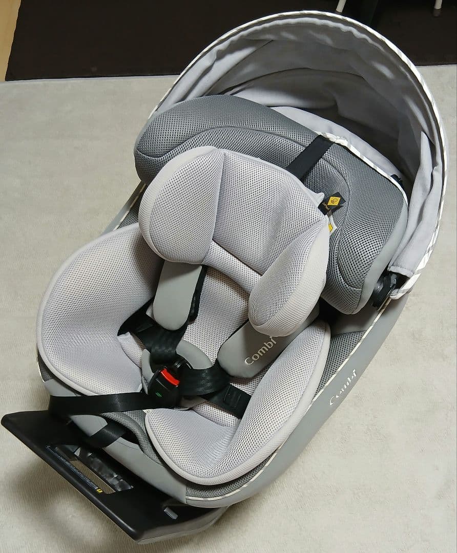 Combi クルムーヴアドバンス　ISOFIX　JP-590