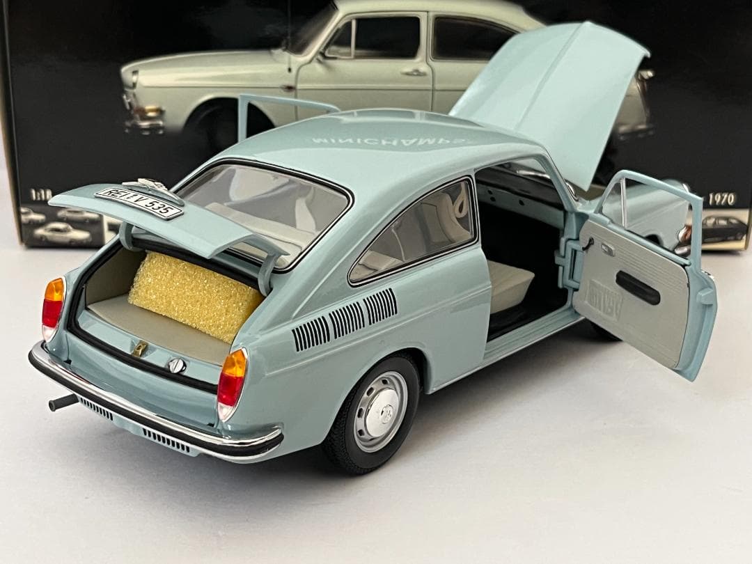 ミニチャンプス PMA 1/18 VW1600 TL 1970 ライトブルー美品