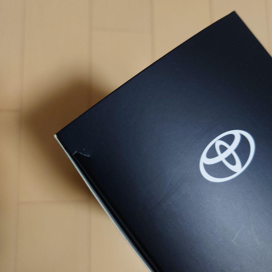 トヨタ Voxy ホワイト ミニカー