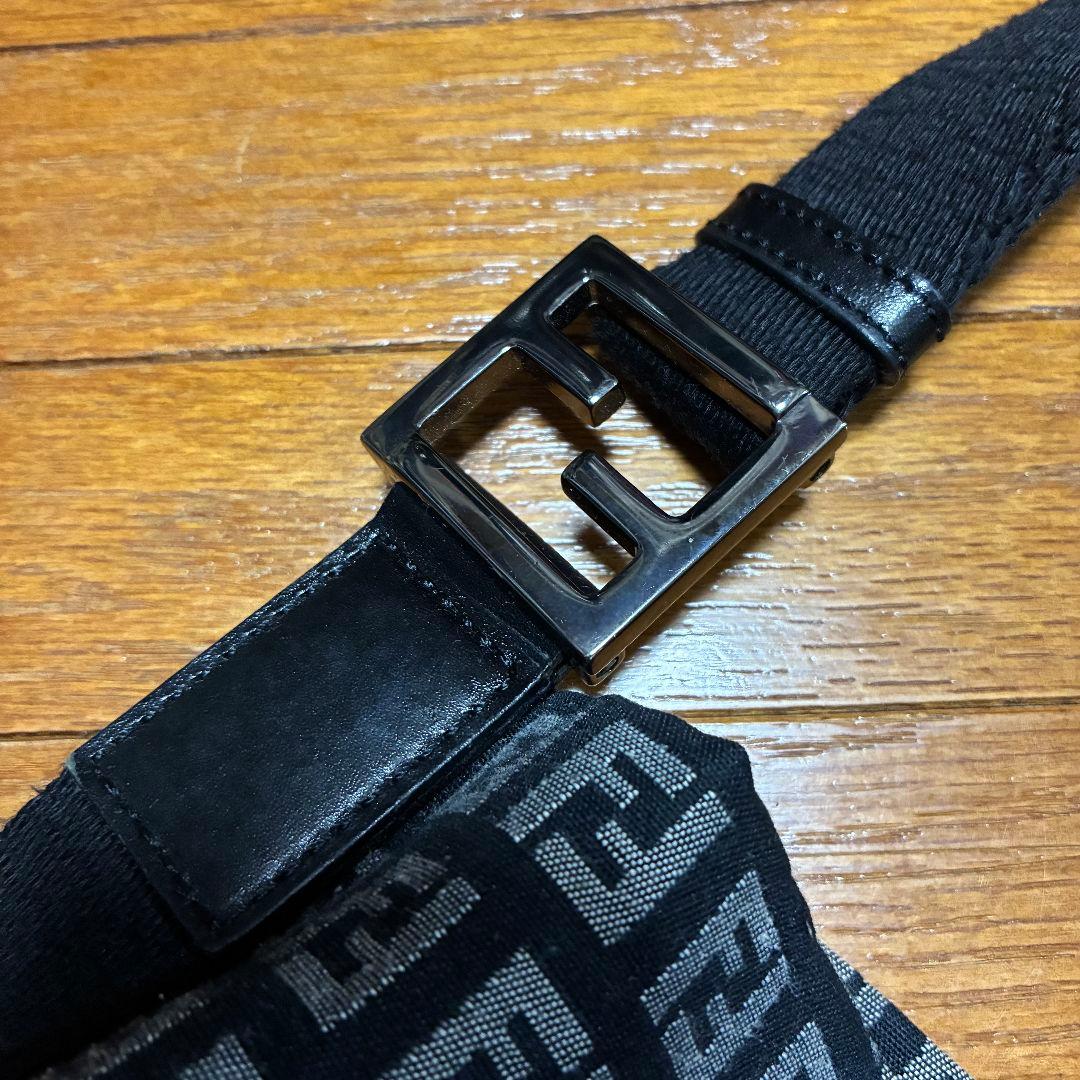 FENDIフェンディ　ズッカ柄　ショルダーバック