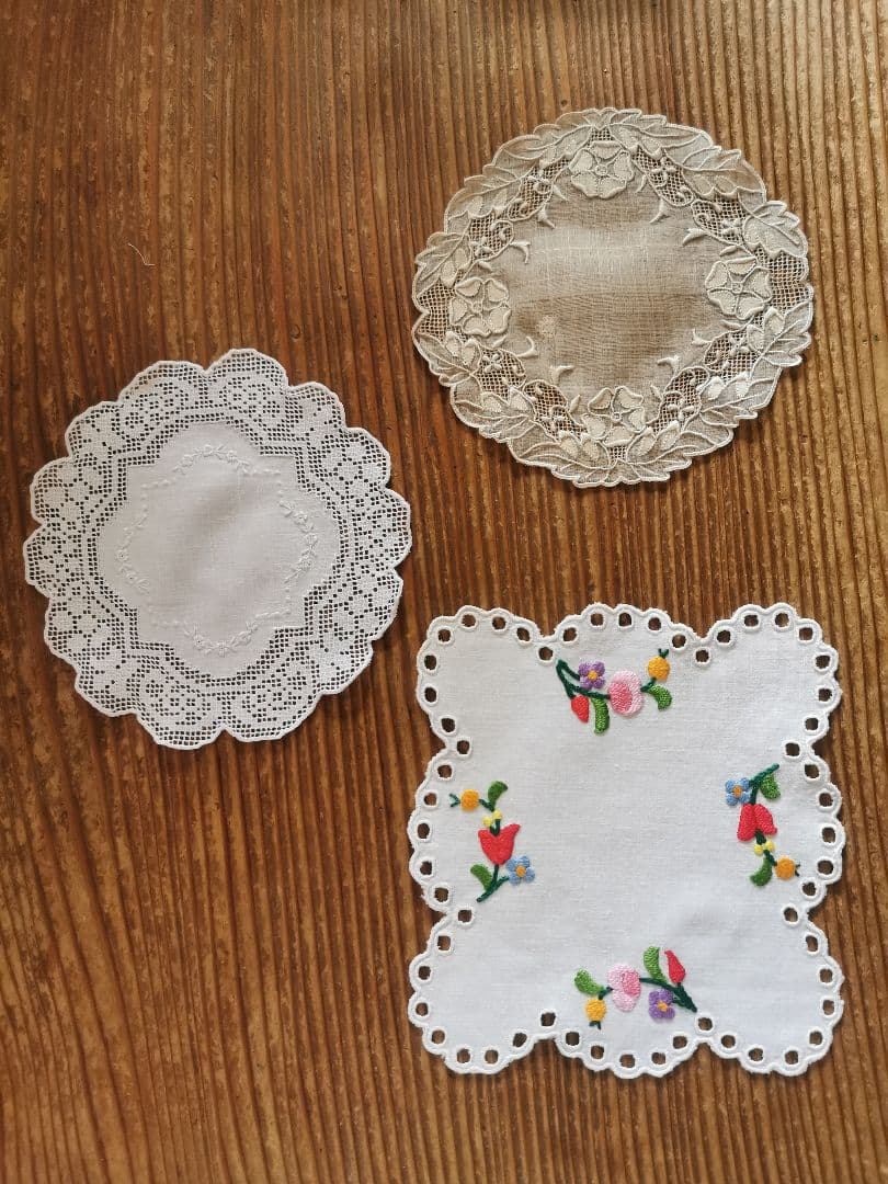 アンティークハンガリーウクライナカロチャ刺繍 スカラップ花型