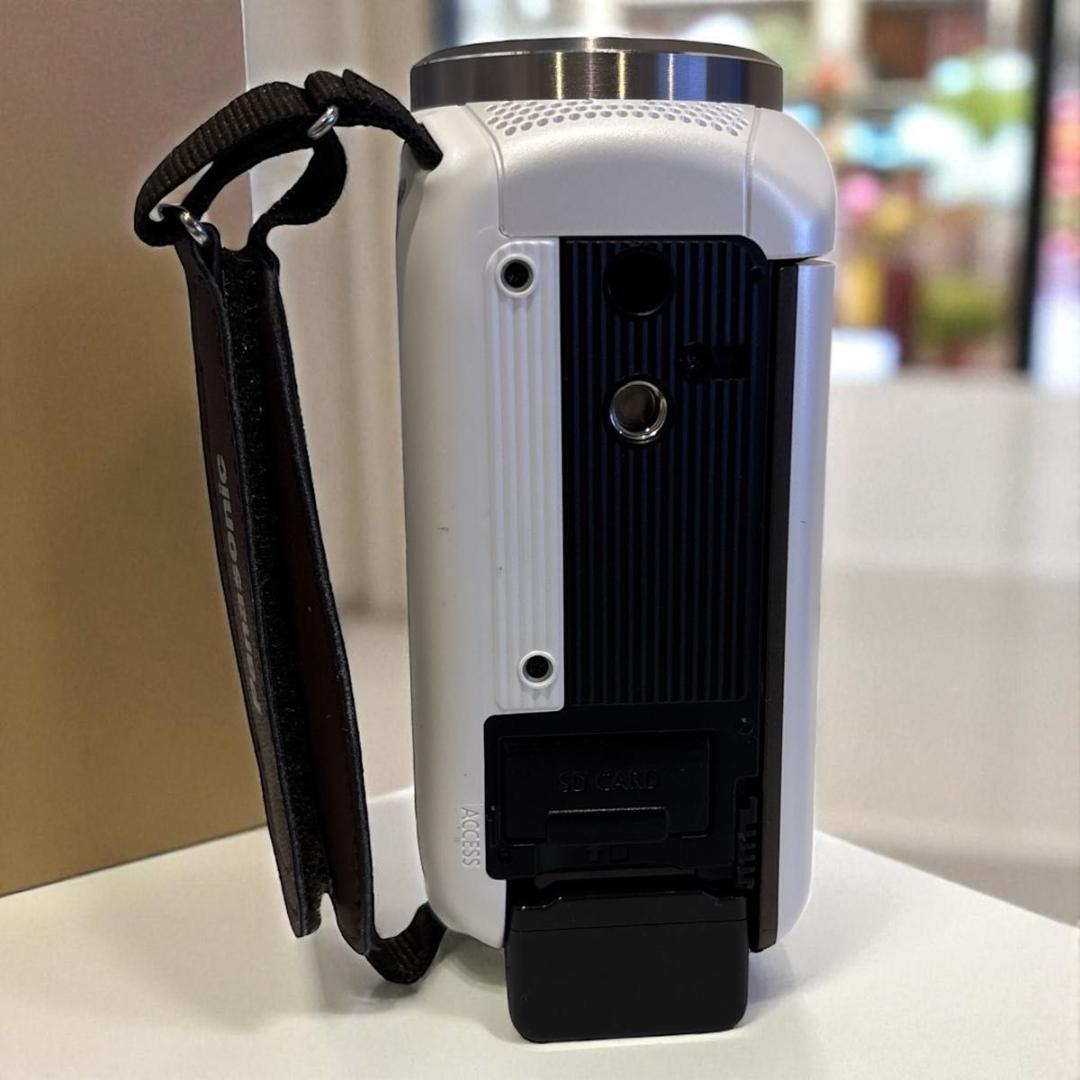 【超美品】Panasonic ビデオカメラ　HC-V360M ホワイト ケース付