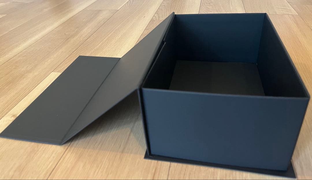 CHANEL ギフトボックス 黒 マグネット式 リボン付 バッグ用 - メルカリ