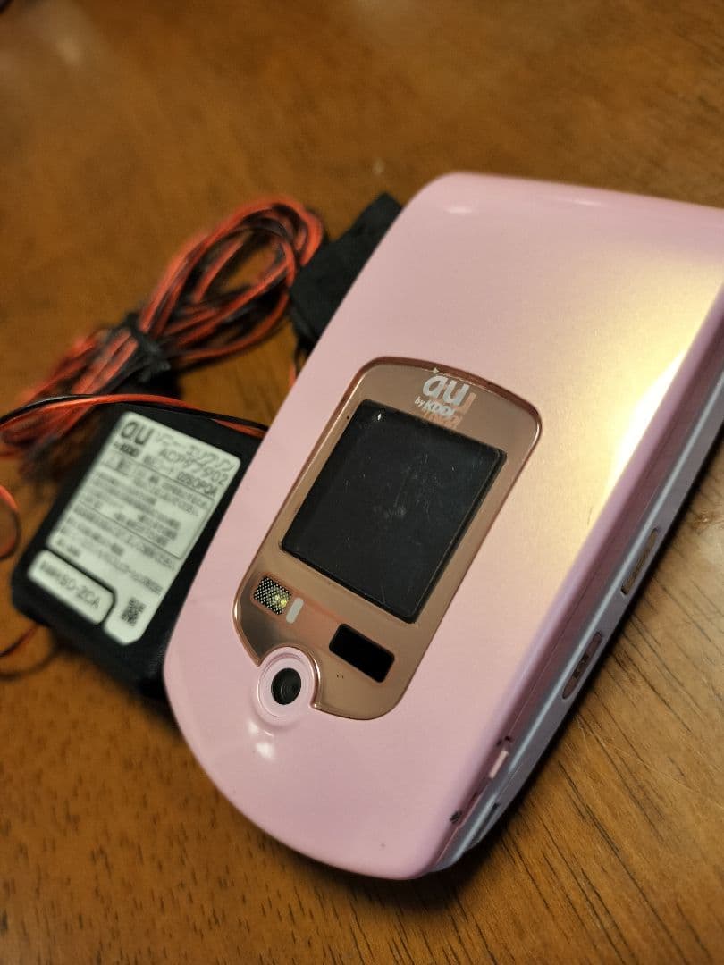 ガラケーau携帯電話+充電器 ソニーエリクソンA1404S ピンク - メルカリ