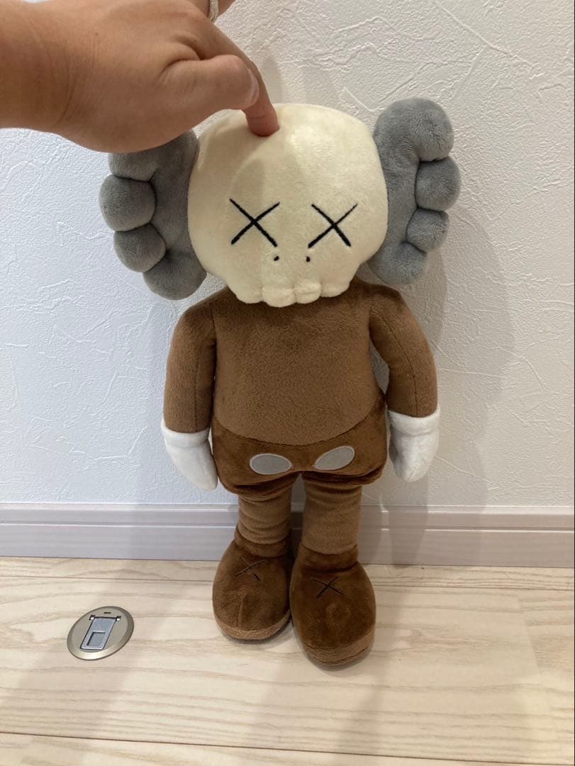 2体セット限定品KAWS Seeing KAWS BFF PLUSH ぬいぐるみ
