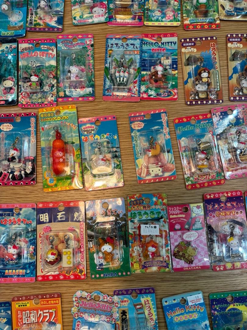 【レアまとめ売り】ご当地キティ　194個　ハローキティストラップ　根付け