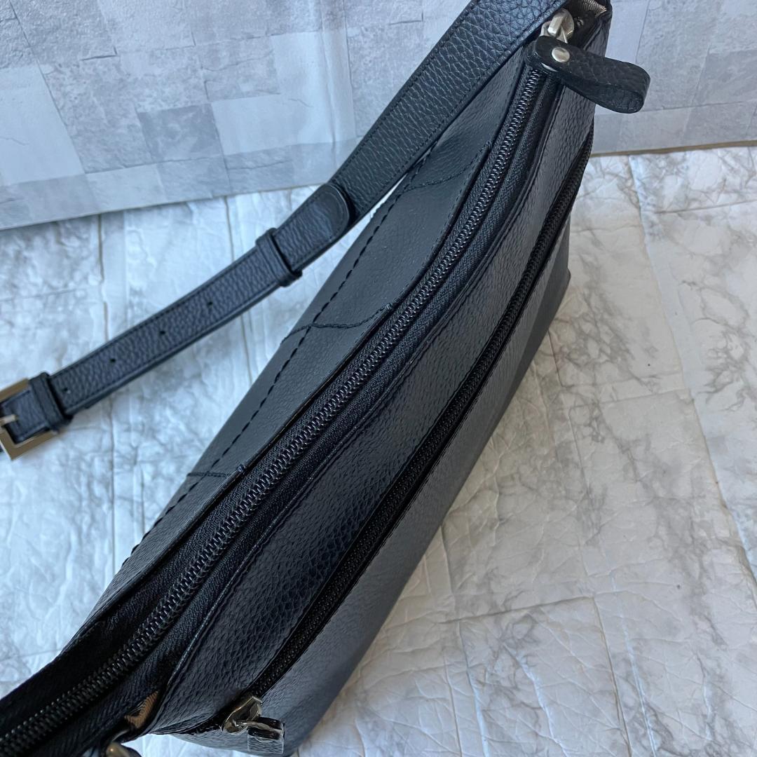 美品◎キタムラ ショルダーバッグ Kメタルロゴ レザー 斜め掛け ブラック