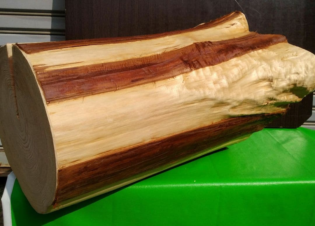 檜磨き丸太椅子　244