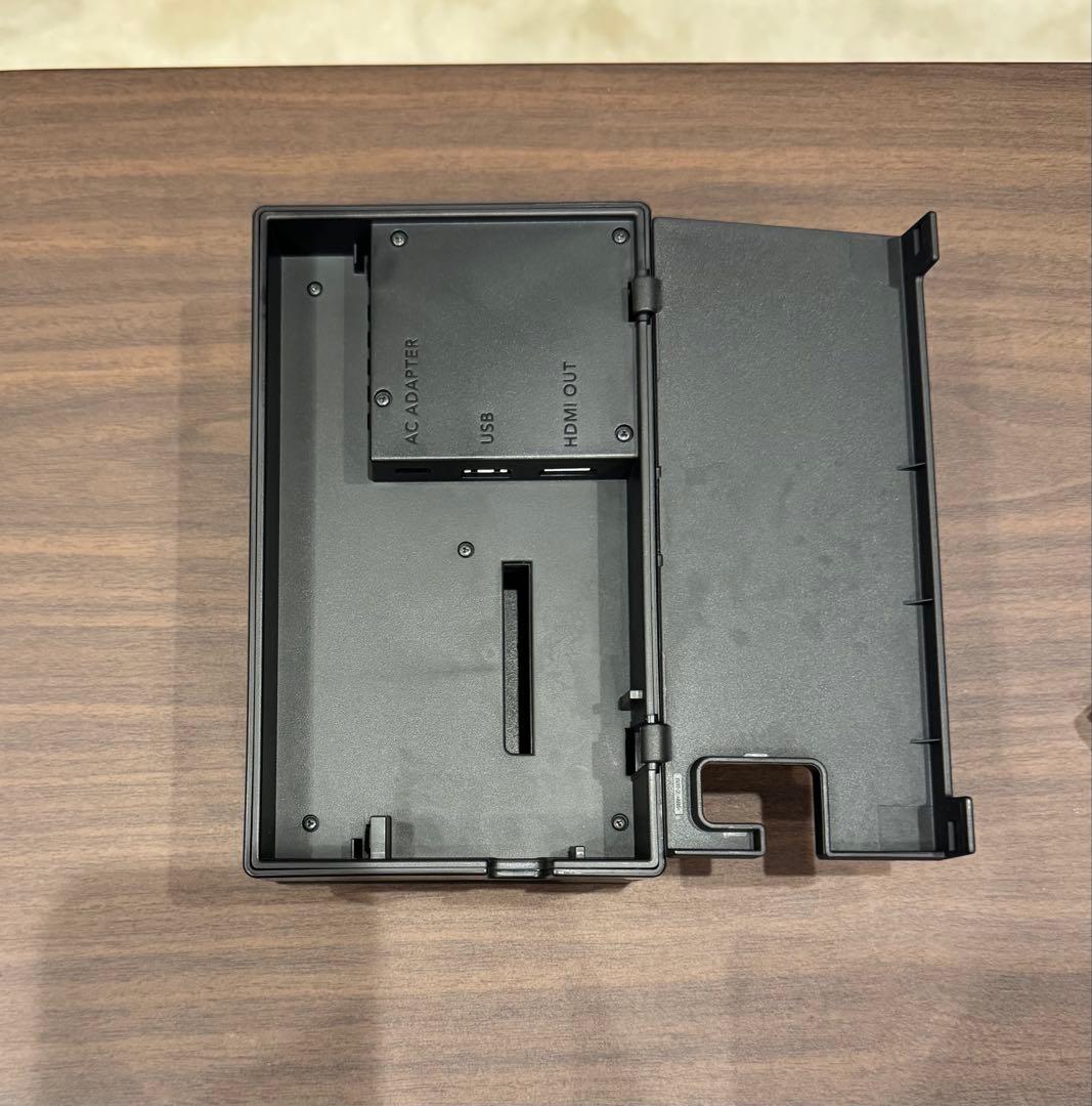 A 【美品・完品】Switch 本体 グレー 新型 バッテリー強化版