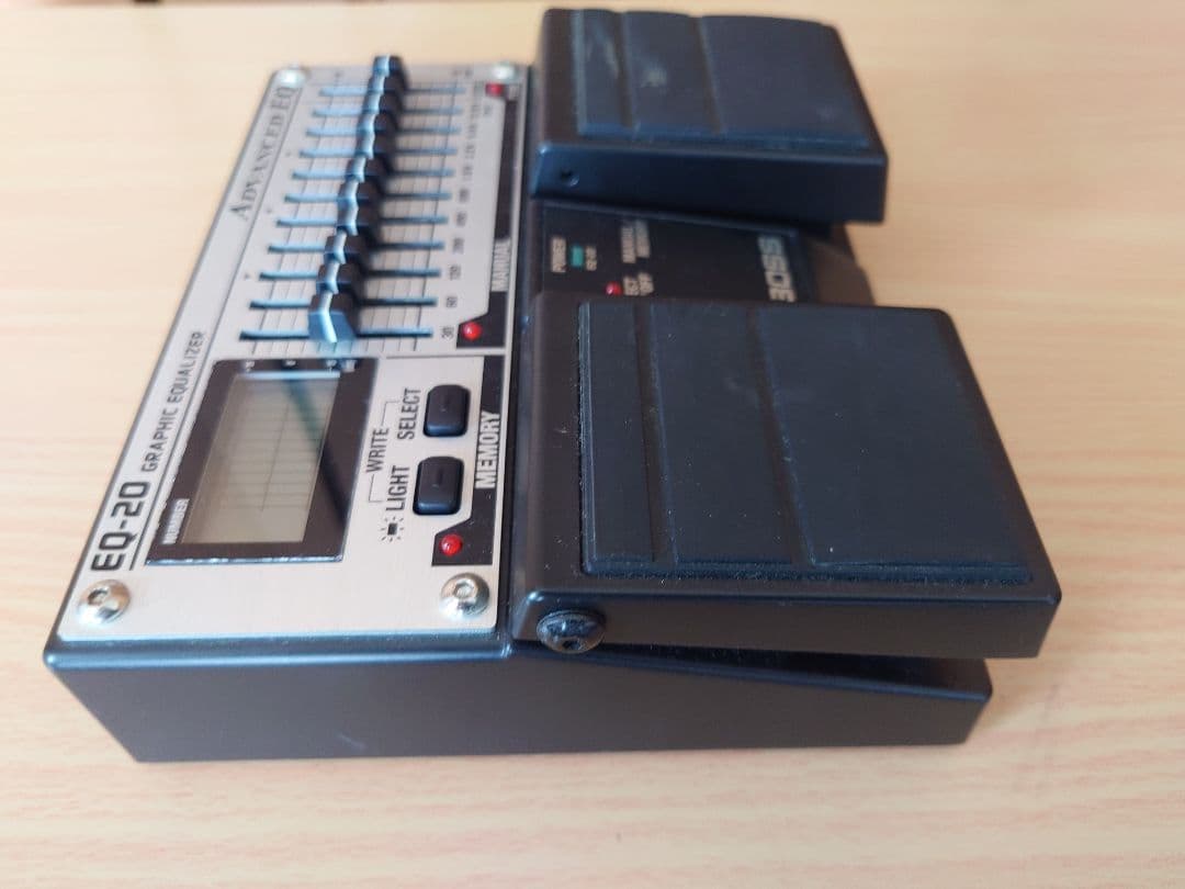 BOSS EQ-20 Graphic Equalizer ツインペダル