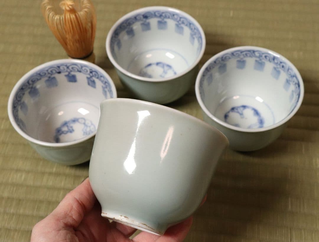 【CM78】古伊万里 青磁 染付 猪口 四客 陶芸 湯呑 酒器 小鉢 向付 懐石 CM78】古伊万里 青磁 染付 猪口 四客 陶芸 湯呑 酒器 小鉢 向付 懐石