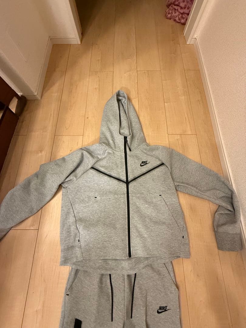 NIKE テックフリース 廃盤 人気