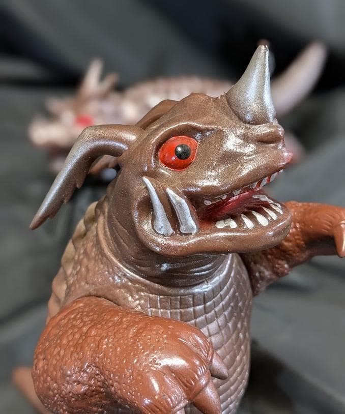 パゴス四足歩行版・ネロンガ（マルサン）ソフビフィギュア2体セット