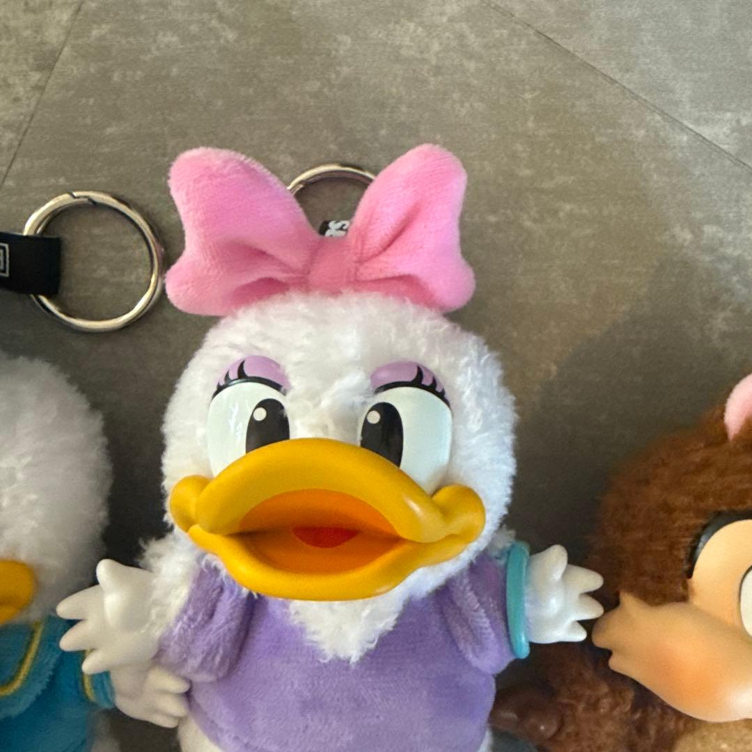 pop mart Disney familyドナルド・デイジー・チップ・デール