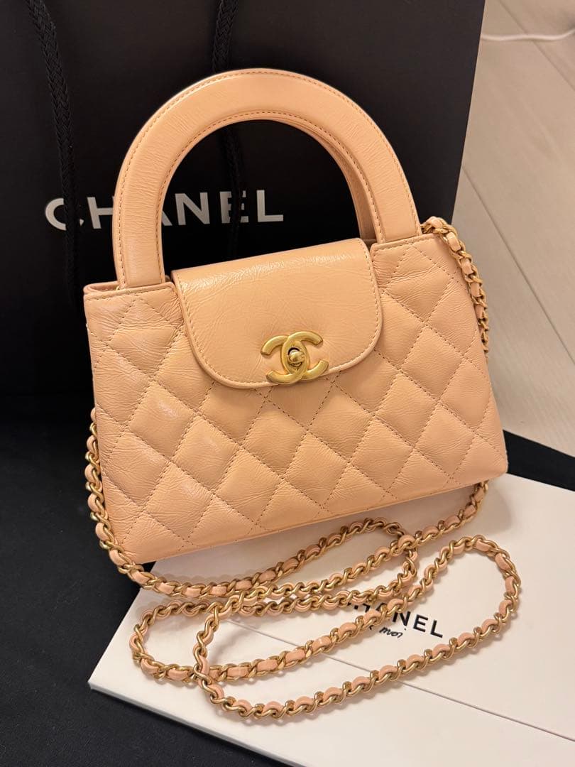CHANEL ベージュ キルティング ハンドバッグ