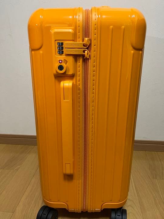 リモワ RIMOWA エッセンシャル キャビン 36L オレンジTSAロック