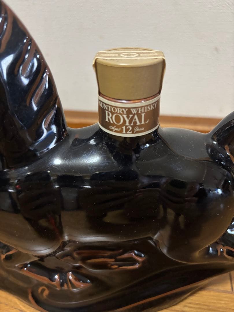 未開栓】干支 午 馬型 陶器 ウイスキー サントリー ローヤル12年