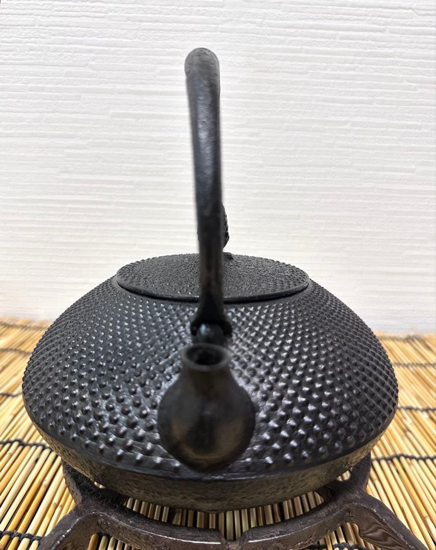 未使用品　南部照光堂造　鍛治打鉉　１０型アラレ　南部鉄瓶　ななここ様　売約済み