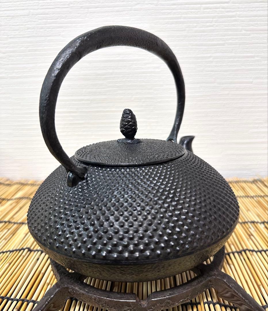 未使用品　南部照光堂造　鍛治打鉉　１０型アラレ　南部鉄瓶　ななここ様　売約済み