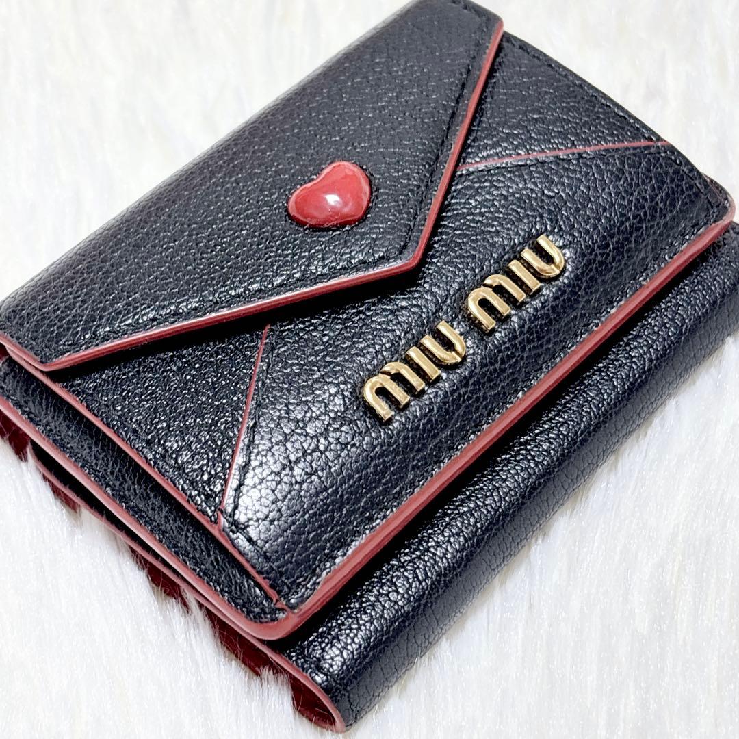 極美品✨ミュウミュウ ラブレター マドラス ハート 三つ折り財布 ブラック 黒