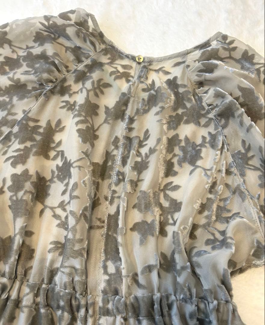 URBANRESEARCH ベロアジャガードVネックワンピース ライトカーキ