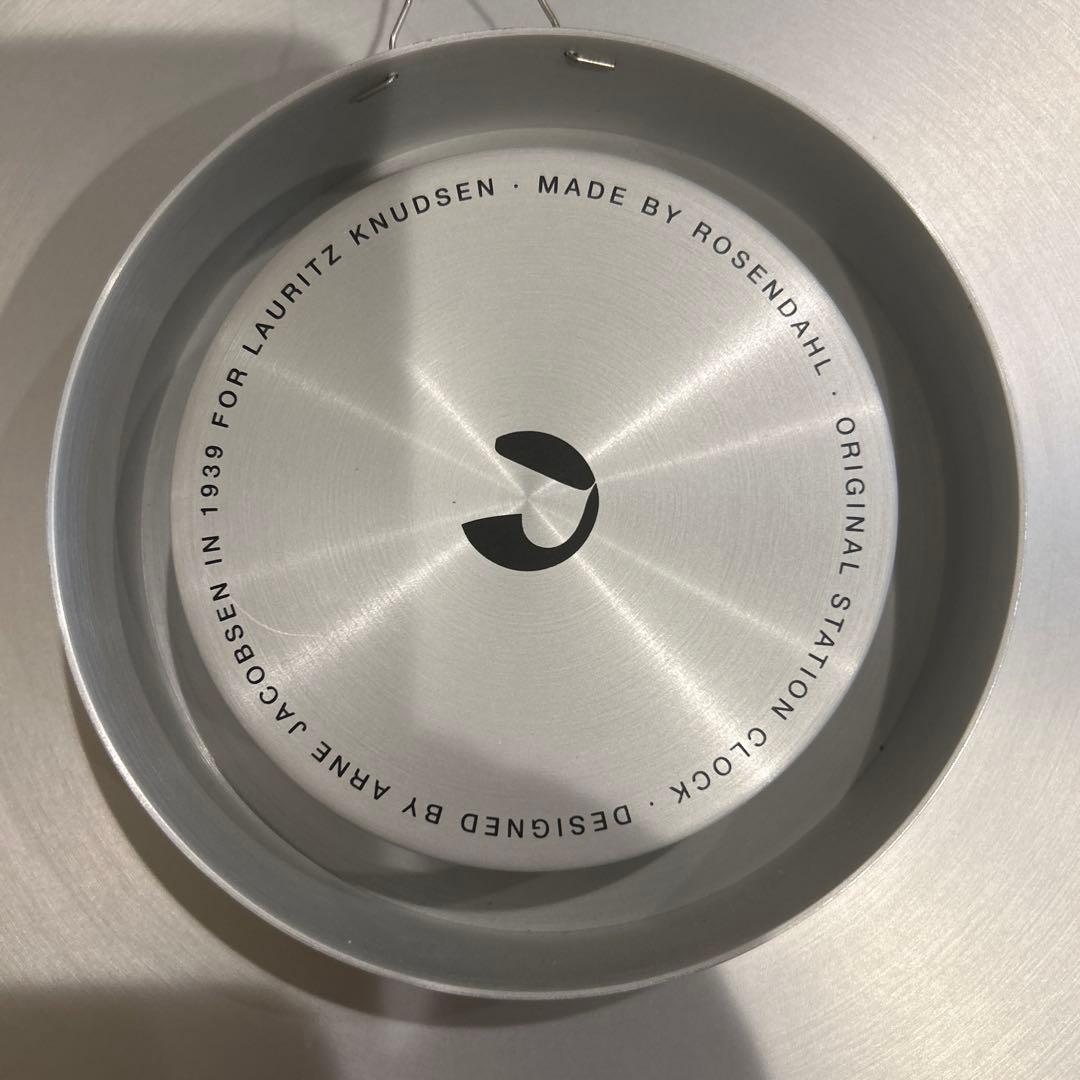 ARNE JACOBSEN掛け時計　直径29cm