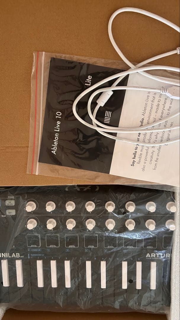 ARTURIA MIDIキーボード Deep black 反転限定版