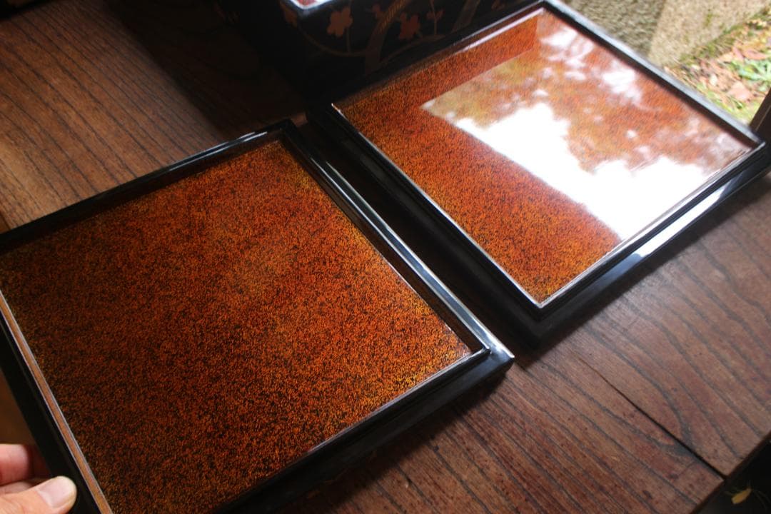 Mさま専用！上質内梨地黒漆に極上紅白梅蒔絵の映える台付五段重（検