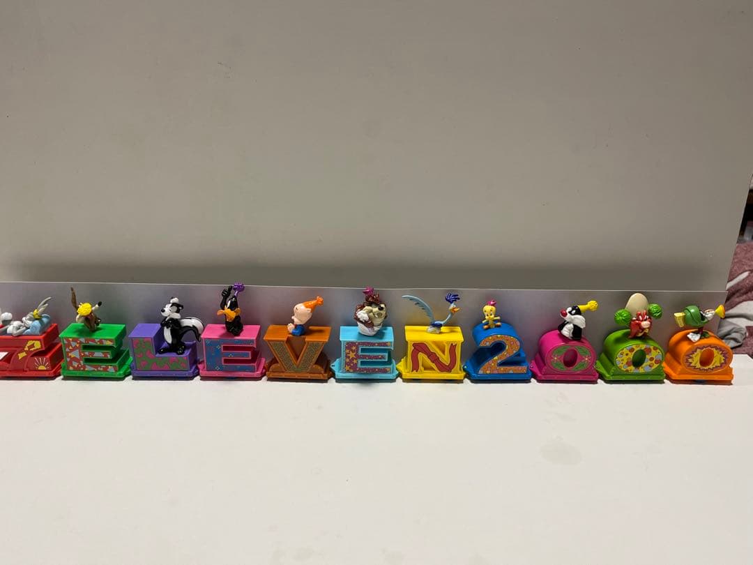 激レア】海外限定 セブンイレブン ルーニー・テューンズ ミニカー