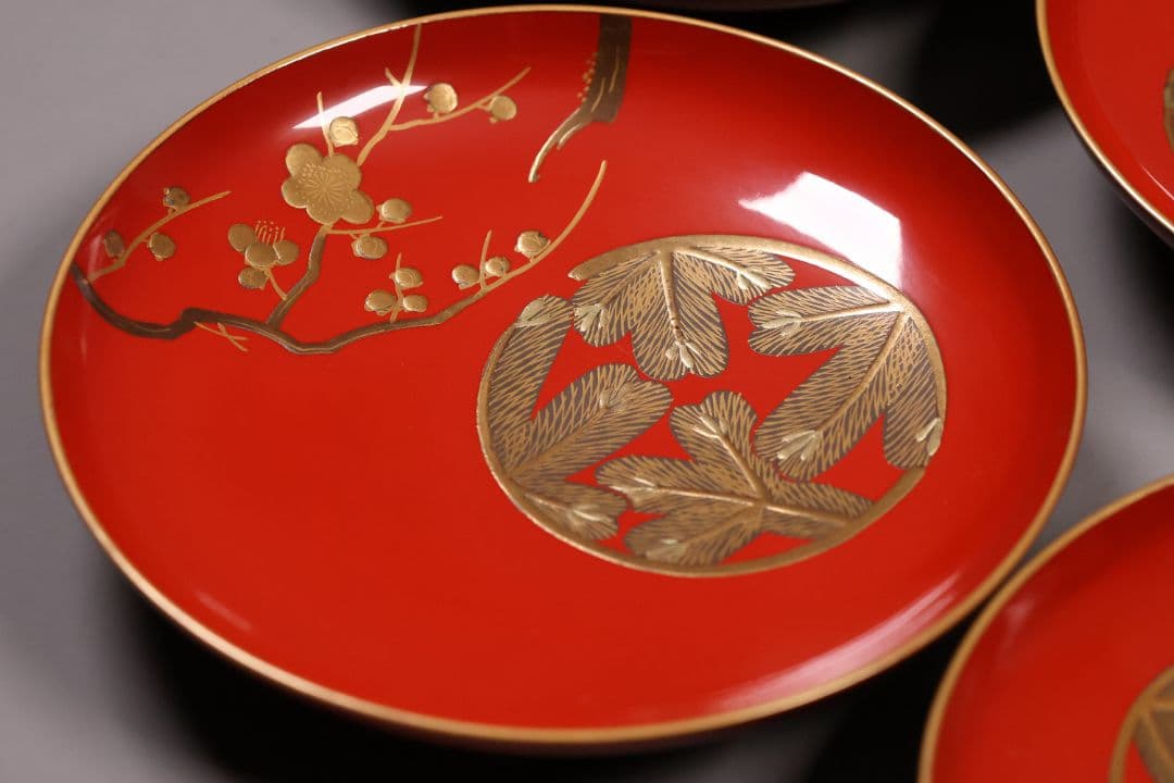 【CM248】時代木製漆器 松竹梅 金蒔絵 朱塗 引盃 五客 木製漆器 小皿 杯