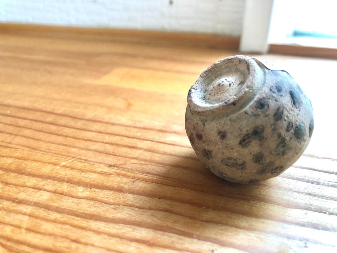 【タイ・骨董・出土品】宋胡録（スンコロク）白釉斑紋小壺（1301年~1600年）