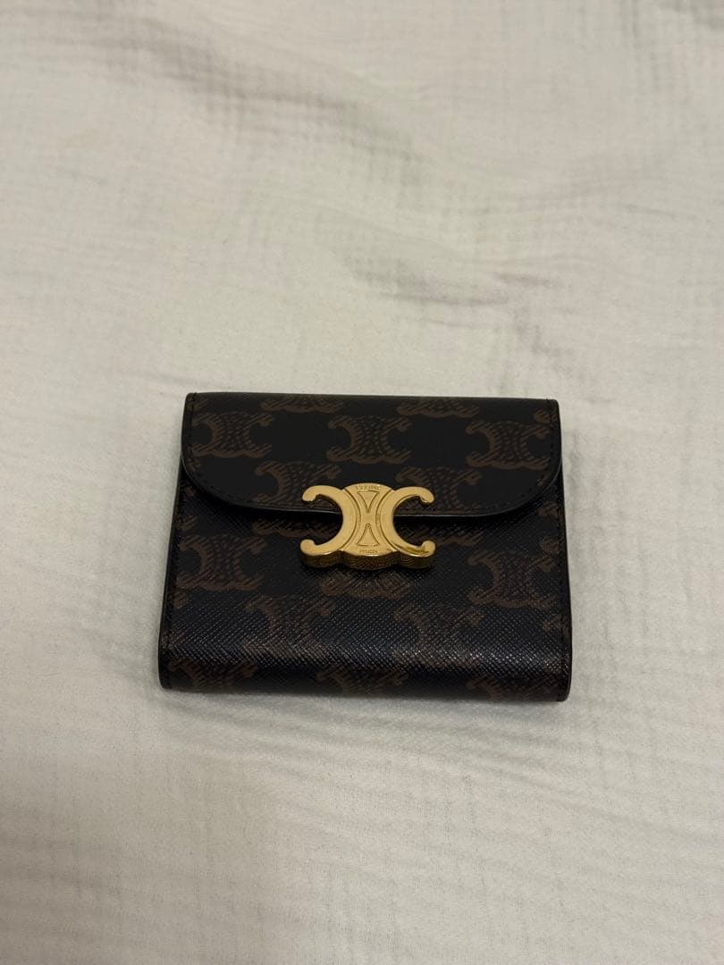 CELINE スモールフラップウォレット　トリオンフ CELINE（セリーヌ） スモール フラップウォレット トリオンフ