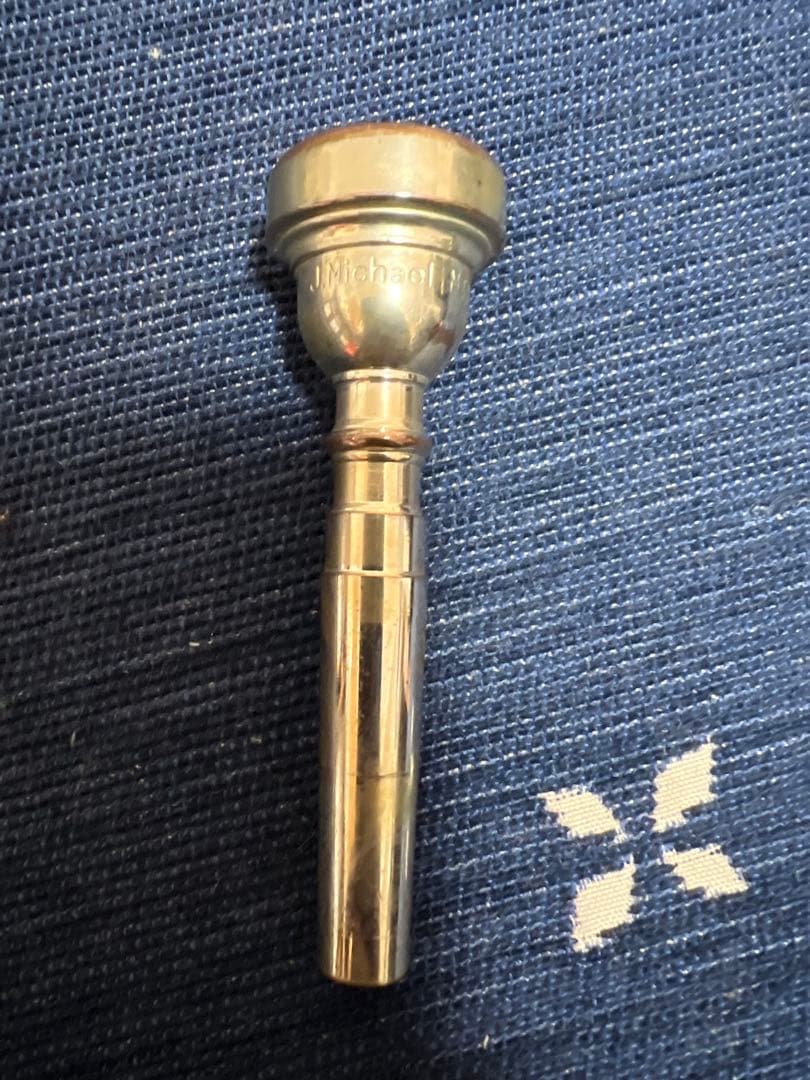 NAONAOさん専用　トランペットC管　ジェイマイケル　マウスピース、ケース付き