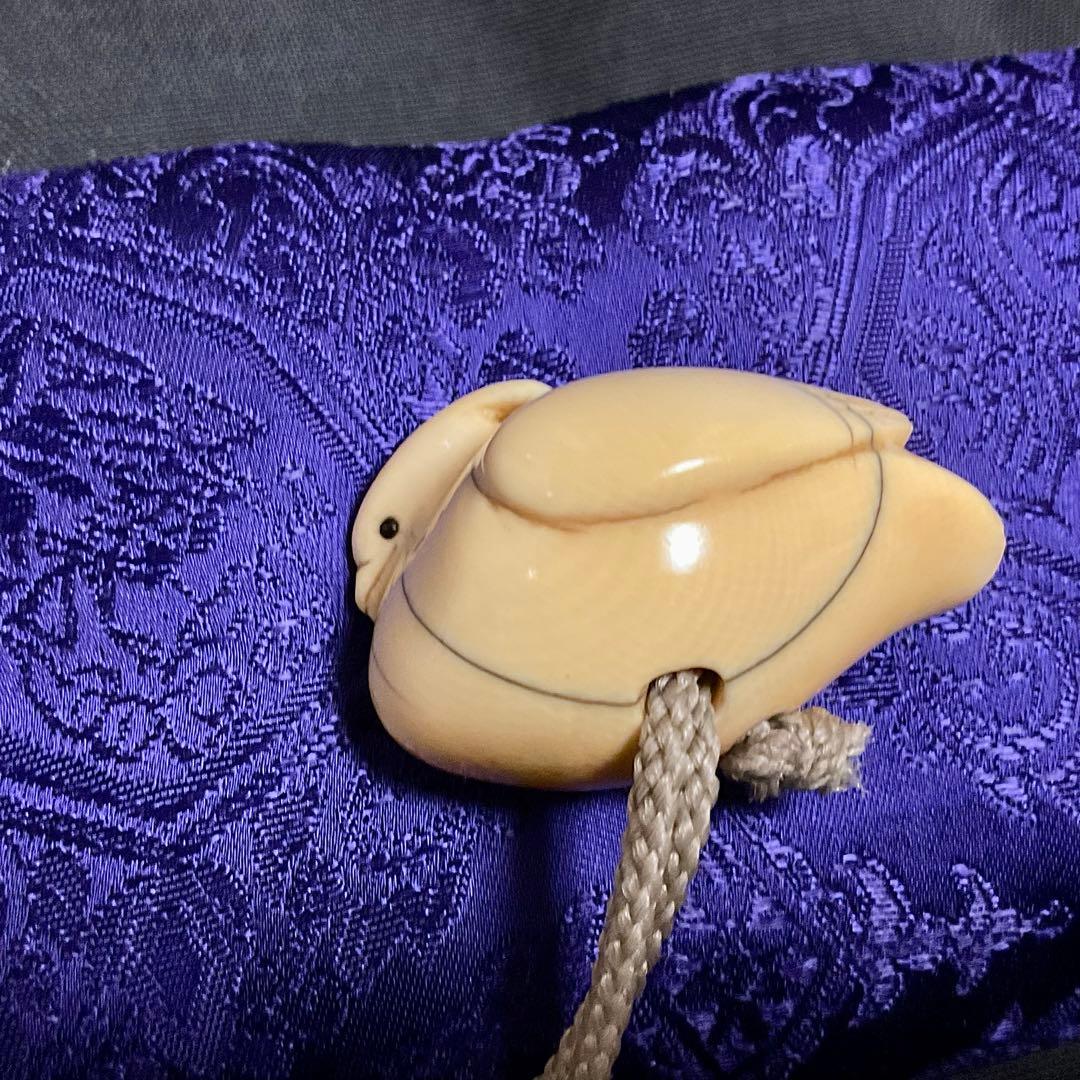 花鳥蒔絵印籠・牙刻鳥根付・箱・座布団付 花鳥蒔絵印籠・牙刻鳥根付