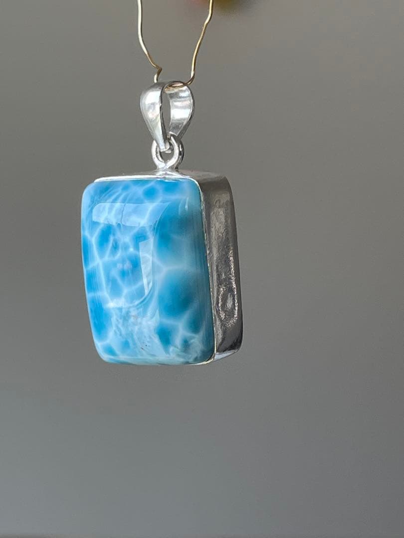 天然石ラリマー☆高品質！スクエア型ペンダントトップ☆濃い！ブルー＆模様が美しい！
