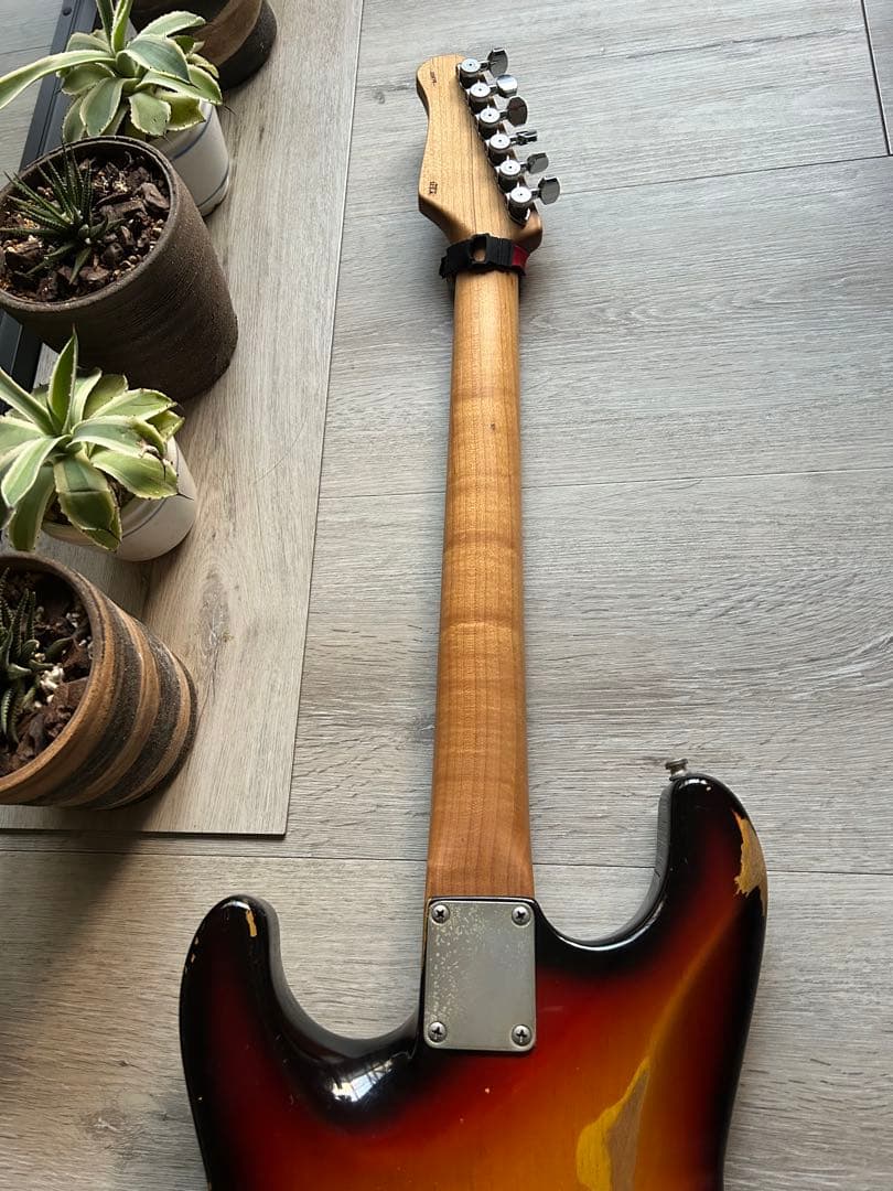 suhr ストラト　レリック　ラッカー塗装