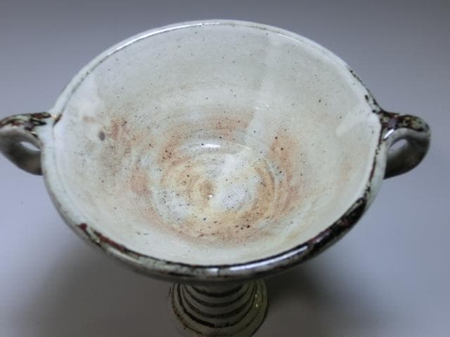 盃□変わった形の白釉高台杯 変鉢 盃洗 祭具 酒杯 置物