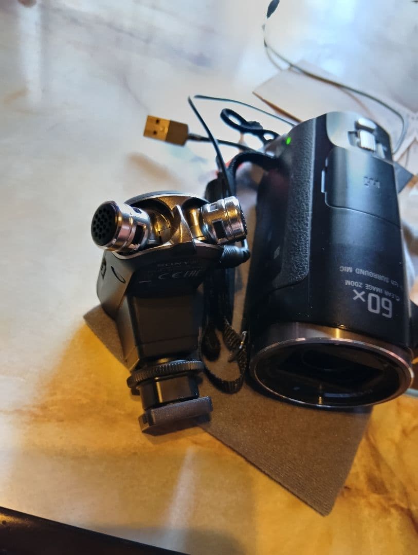 ジャンク　SONY HDR-CX670 ビデオカメラ 本体　外部マイク付き