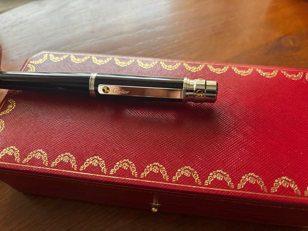 【新品】Cartier カルティエボールペン 専用ケース付き