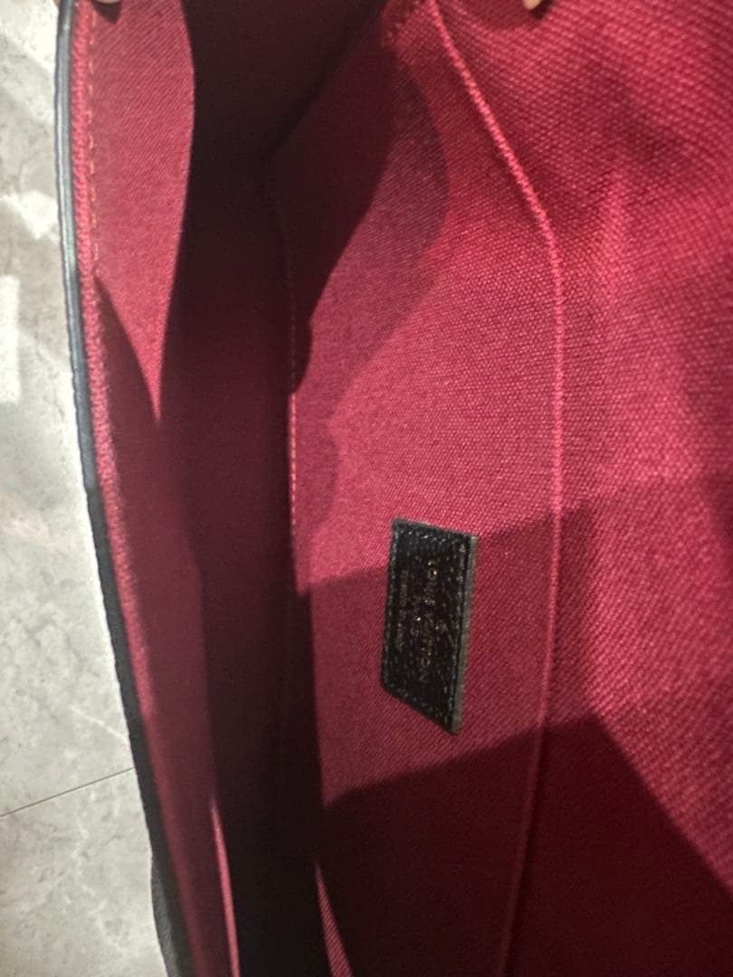 ぷー　ルイヴィトンポシェットフェリシー