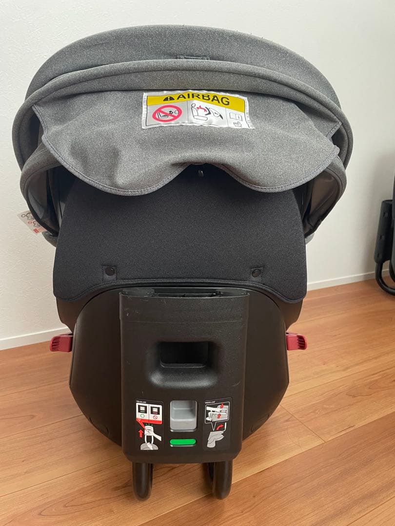 【なななななさん専用】チャイルドシート エールべべ　新生児〜4歳