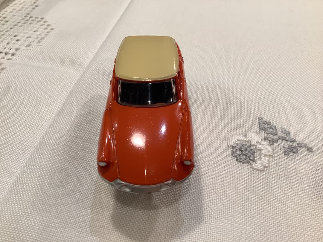 お値下げ！美品　仏製DINKY TOYS CITROEN DS19 ミニカー