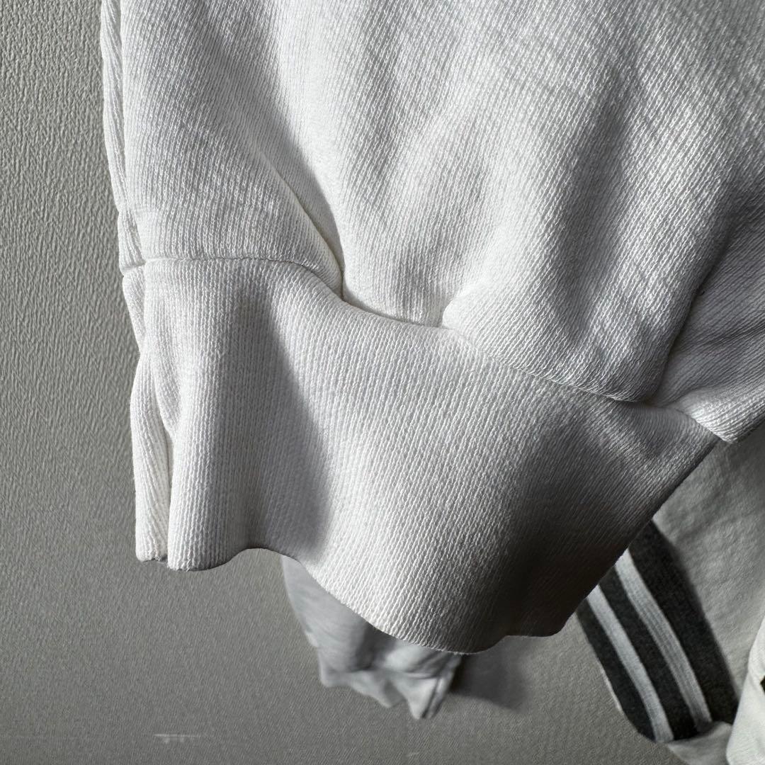 カ*ト様 超肉厚‼️おすすめ‼️90s old adidas センターロゴ 刺繍