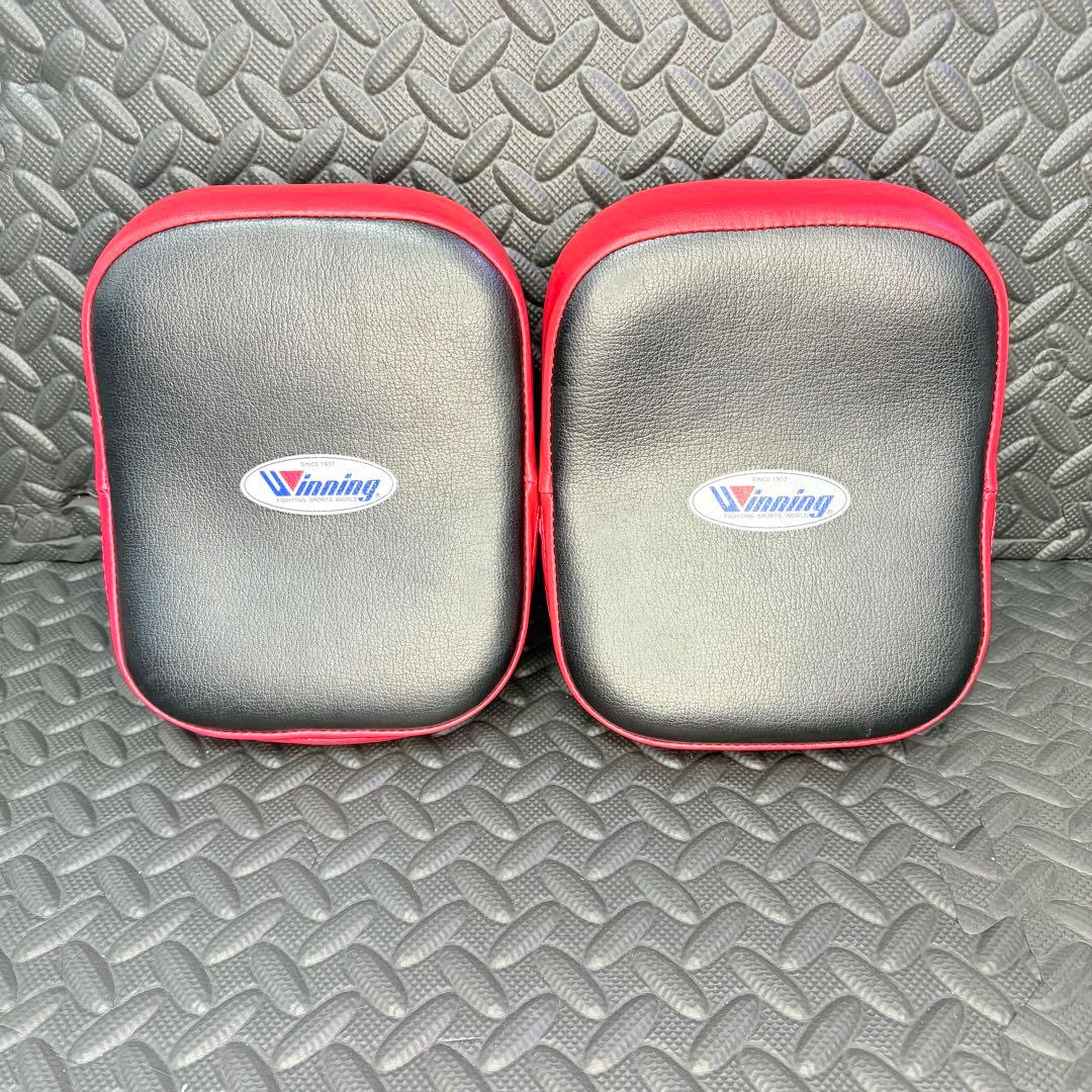 未使用)ウィニンニグ ミット 赤/黒 新品ウィニンニグ ミット 赤/黒 d